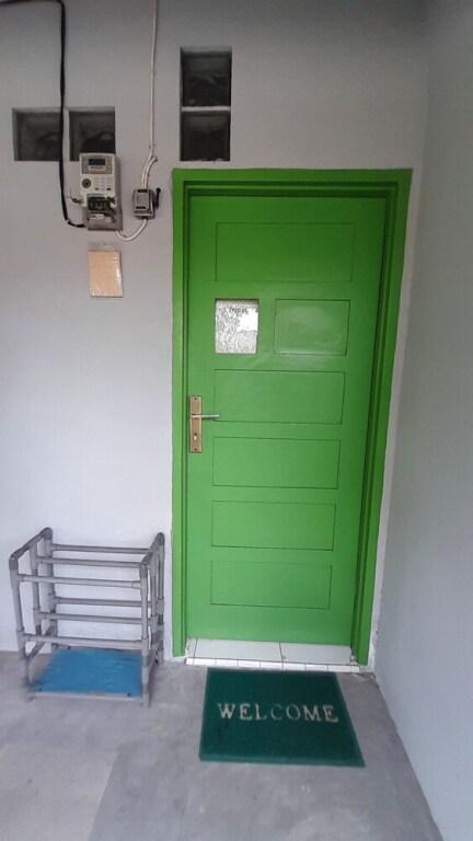 Медан: SPOT ON 92307 Kos Rumah Mirah Syariah