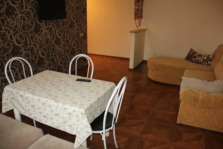 Красноярск: Bajkal Na Surikova Apartments