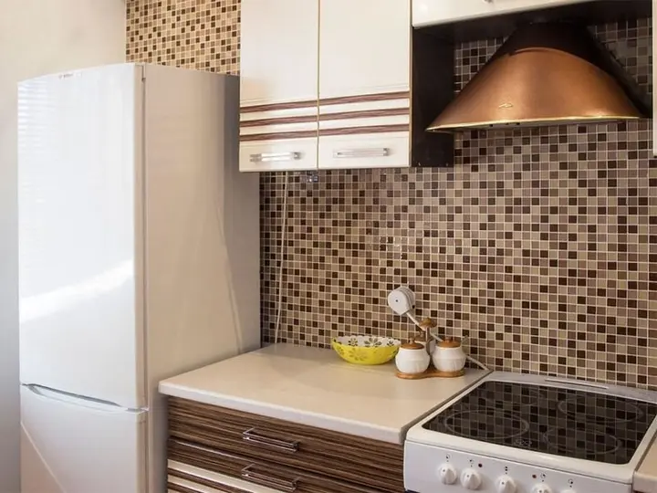 Нижнеудинск: Гостиный двор на ул. Краснопролетарская, 1