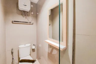 Тангеранг: Homey And Modern Studio At Tree Park City Cikokol Apartment