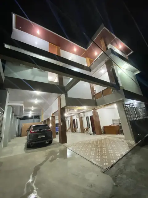 Батуретно: d'WF Hotel