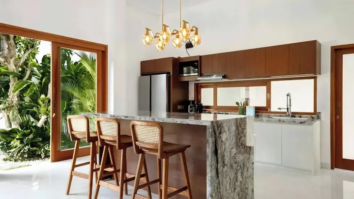 Керобокан: Luxurious Family 6 Br Villa in Seminyak Breakfast Include