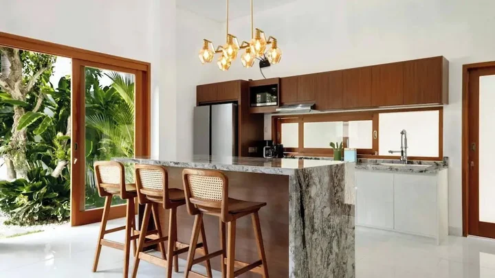 Керобокан: Luxurious Family 6 Br Villa in Seminyak Breakfast Include