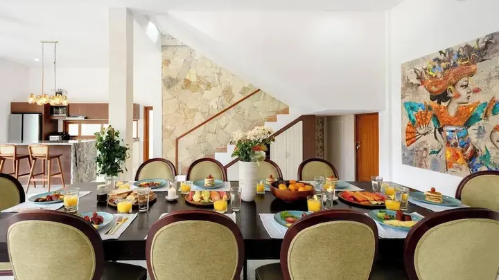 Керобокан: Luxurious Family 6 Br Villa in Seminyak Breakfast Include