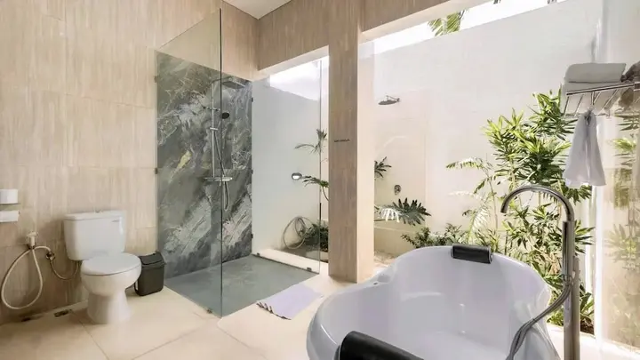Керобокан: Luxurious Family 6 Br Villa in Seminyak Breakfast Include