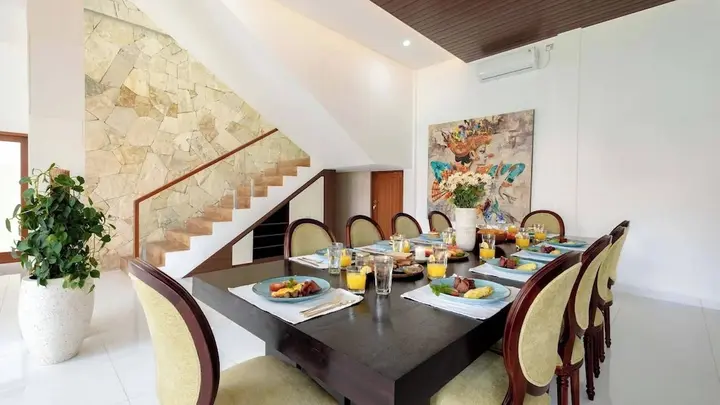 Керобокан: Luxurious Family 6 Br Villa in Seminyak Breakfast Include
