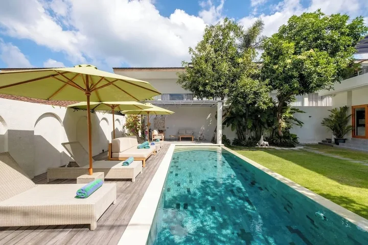 Керобокан: Luxurious Family 6 Br Villa in Seminyak Breakfast Include