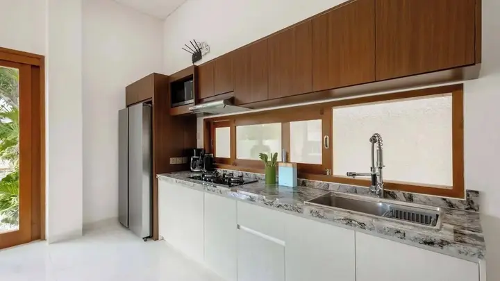 Керобокан: Luxurious Family 6 Br Villa in Seminyak Breakfast Include
