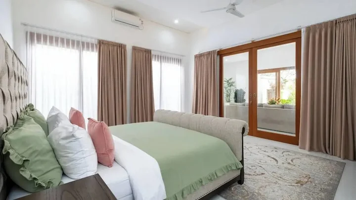 Керобокан: Luxurious Family 6 Br Villa in Seminyak Breakfast Include