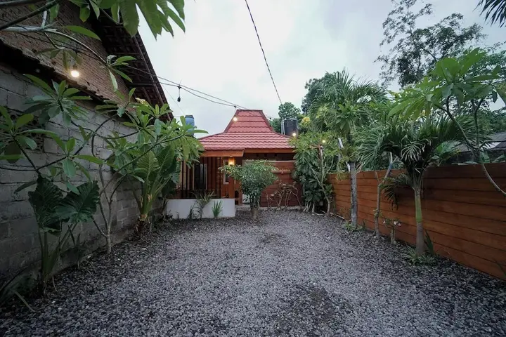 Каласан: Villa Mahajana