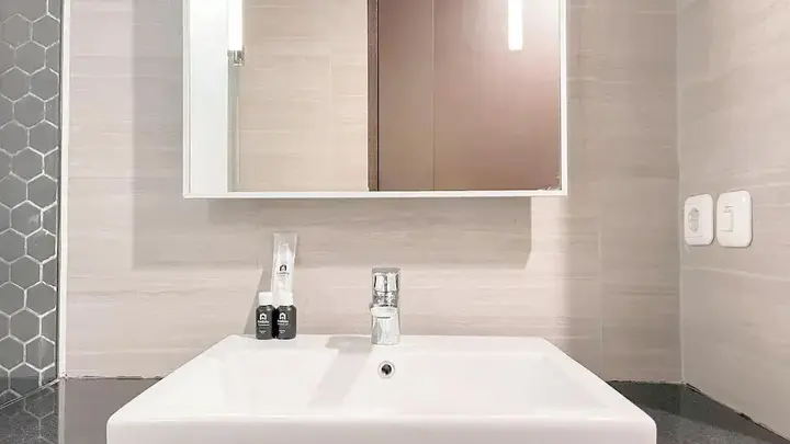 Беноа: Modern Look Studio (No Kitchen) Apartment At Skales Residence Nusa Dua Bali