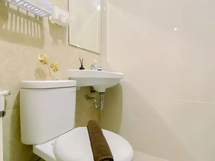 Депок: Modern Studio At Transpark Cibubur Apartment