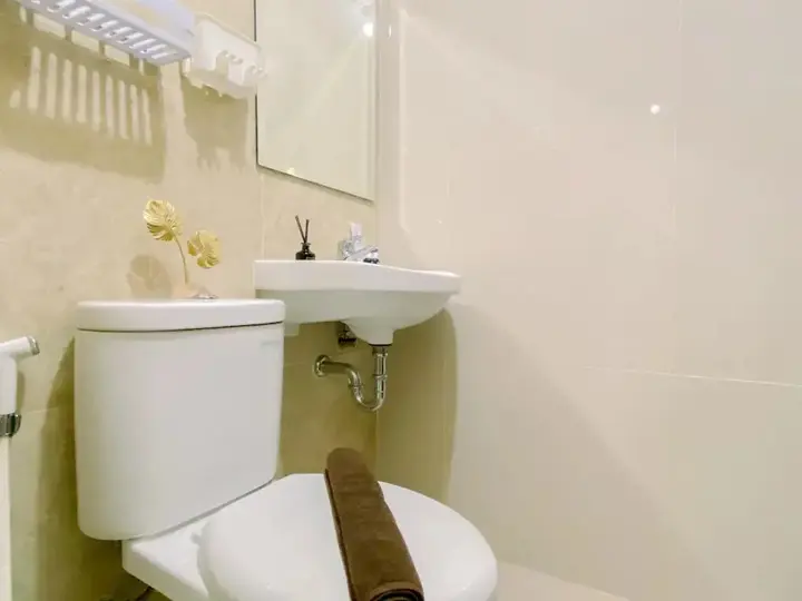 Депок: Modern Studio At Transpark Cibubur Apartment