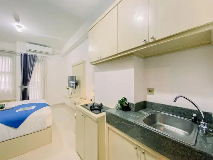 Депок: Modern Studio At Transpark Cibubur Apartment