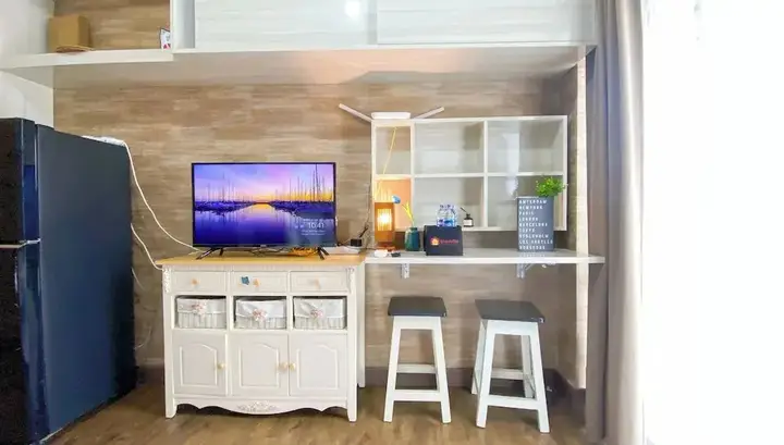 Homey And Enjoy Studio At Serpong Garden Apartment — фото 2