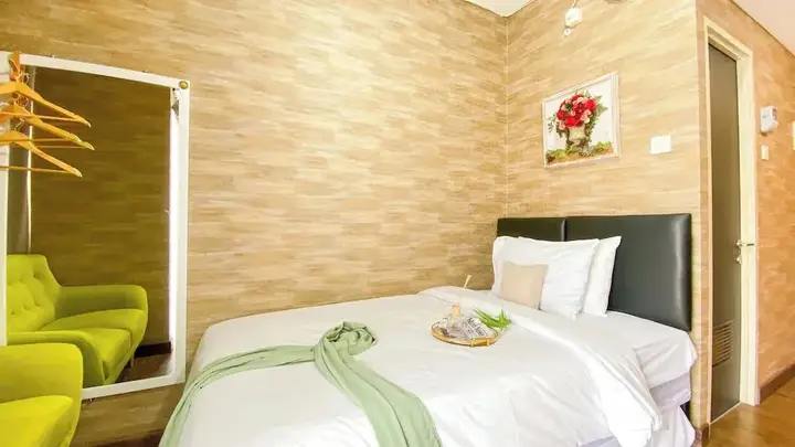Homey And Enjoy Studio At Serpong Garden Apartment — фото 3