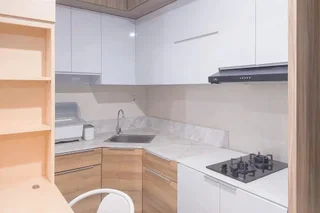 Тангеранг: Homey And Good Place 2Br At Collins Boulevard Apartment
