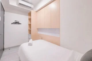 Тангеранг: Homey And Good Place 2Br At Collins Boulevard Apartment