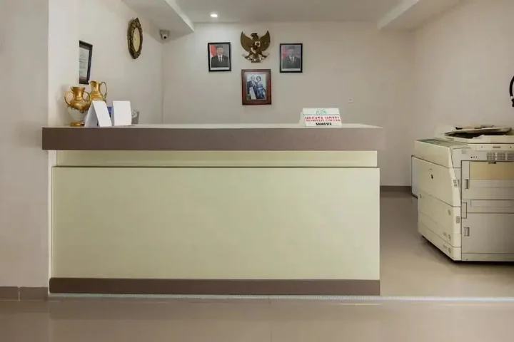 Озеро Тоба: Hotel Wisata Samosir By Helocus