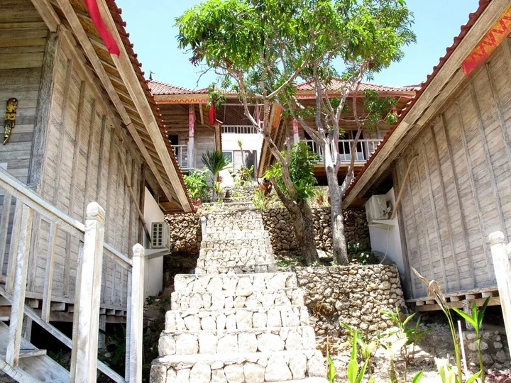 Лембонган-Айленд: Lanussa Hill Villa