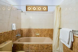 Санур Кайя: New Ananda Beach Hotel