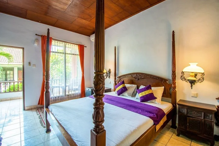 Санур Кайя: New Ananda Beach Hotel