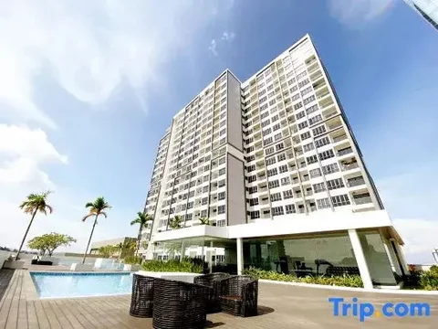 Батам: Near Ferry Terminal. COZY 02 Bedroom Condo. HarbourBay Residences.
