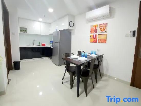 Батам: Near Ferry Terminal. COZY 02 Bedroom Condo. HarbourBay Residences.