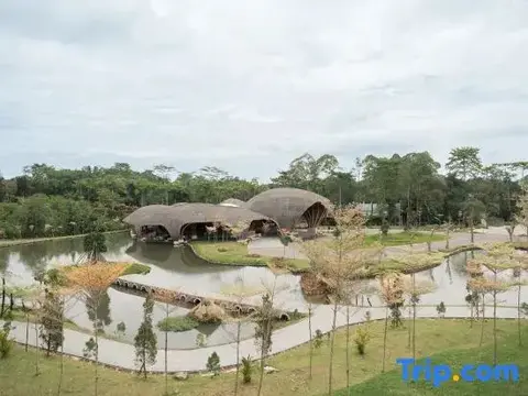 Петумбак: The Hill Hotel & Resort Sibolangit Powered by Archipelago