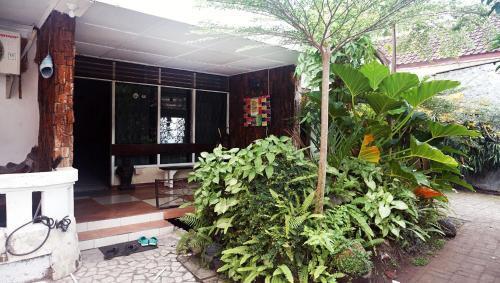 Депок: Budarno Homestay