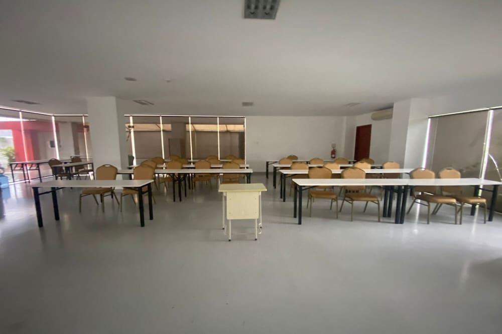 Legok: Townhouse OAK TOS Residence Tangerang