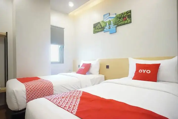 Медан: OYO 92956 Travelbiz Hotel