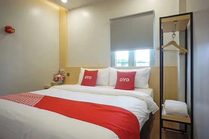 Медан: OYO 92956 Travelbiz Hotel