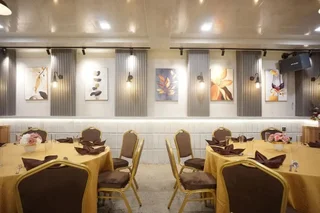 Медан: OYO 92956 Travelbiz Hotel