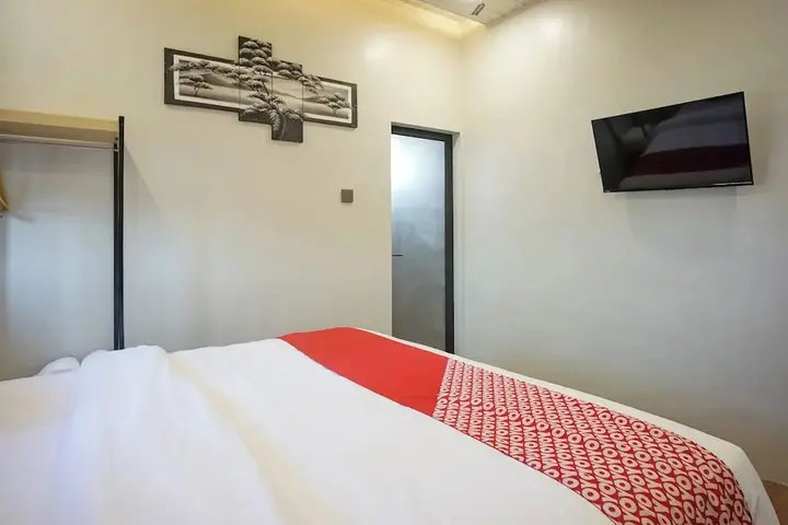 Медан: OYO 92956 Travelbiz Hotel