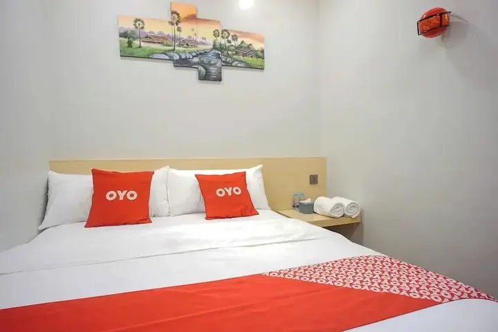 Медан: OYO 92956 Travelbiz Hotel