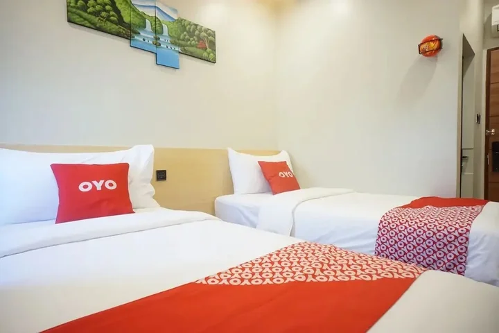 Медан: OYO 92956 Travelbiz Hotel