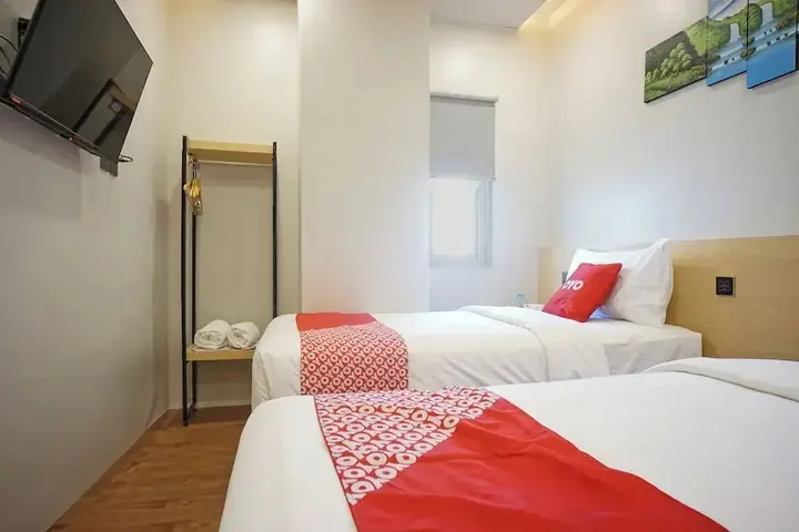 Медан: OYO 92956 Travelbiz Hotel