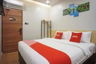 Медан: OYO 92956 Travelbiz Hotel