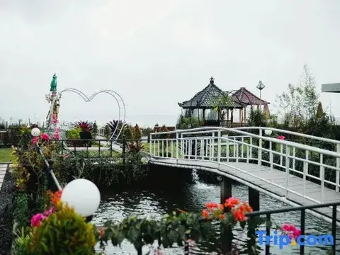 Батурити: The Polumb Garden Bedugul