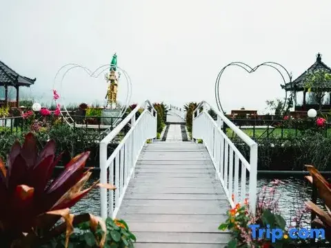Батурити: The Polumb Garden Bedugul
