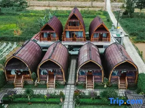 Батурити: The Polumb Garden Bedugul