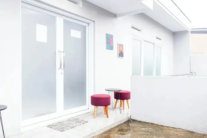 Тасикмалая: Inara Guesthouse & Villa