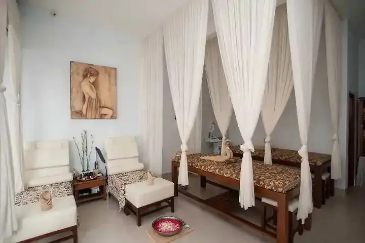 Кута: Heliconia Villa