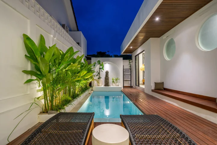 Керобокан: Вилла Новая стильная, огромный бассейн, пляж, Sunjama