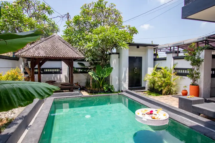 Вилла Villa with Amazing Pool and Rooftop Sun Terrace — фото 5