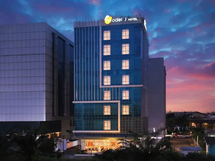 Тангеранг: Model J Hotel Jakarta Soekarno Hatta Airport