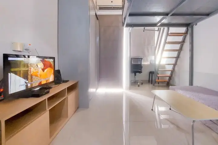 Fully Furnished Studio With Mezzanine Bed At Serpong Garden Apartment — фото 4