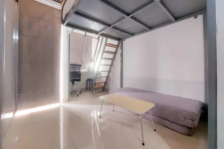 Fully Furnished Studio With Mezzanine Bed At Serpong Garden Apartment — фото 5
