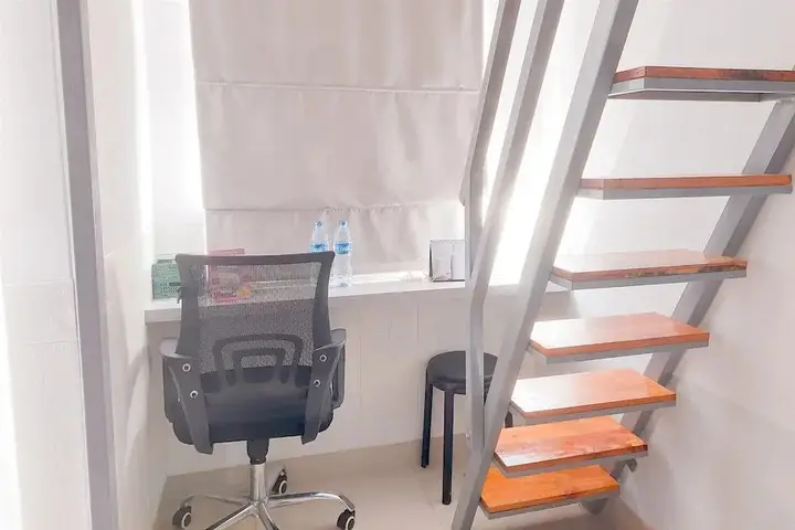 Fully Furnished Studio With Mezzanine Bed At Serpong Garden Apartment — фото 2